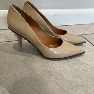 .Givenchy Pumps.